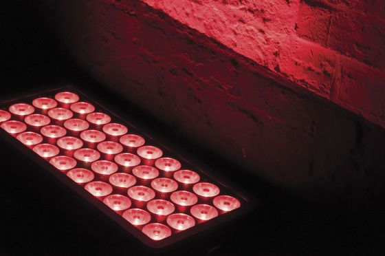 Стробная стена промывает свет