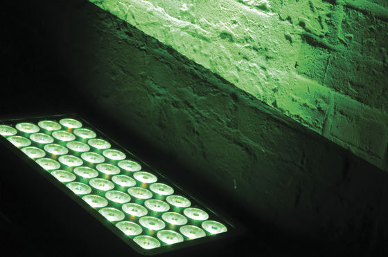 Стробная стена промывает свет